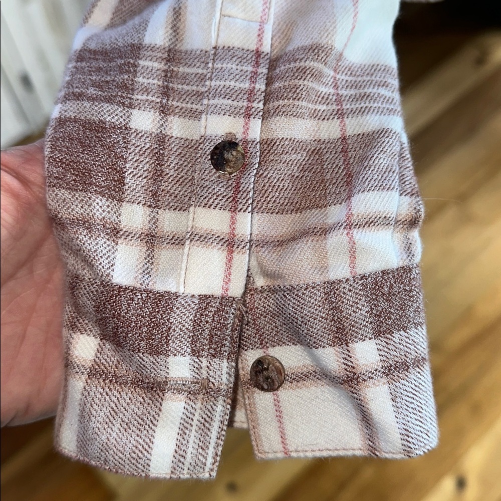 Kühl women’s button down shirt - Picture 6 of 8